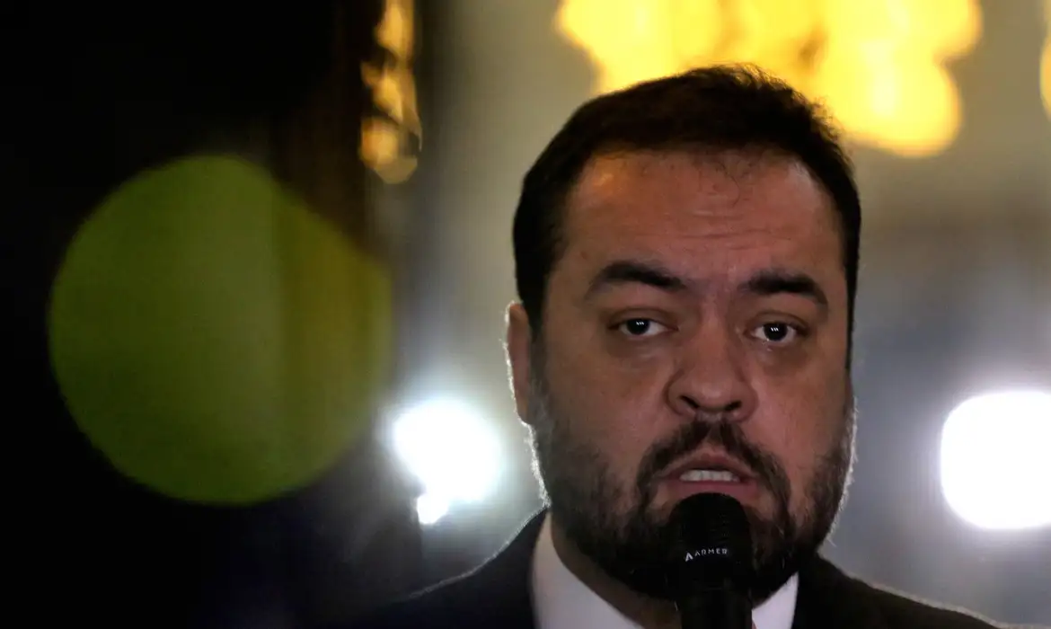 Ex-governador do RJ, Cláudio Castro é alvo de busca e apreensão
