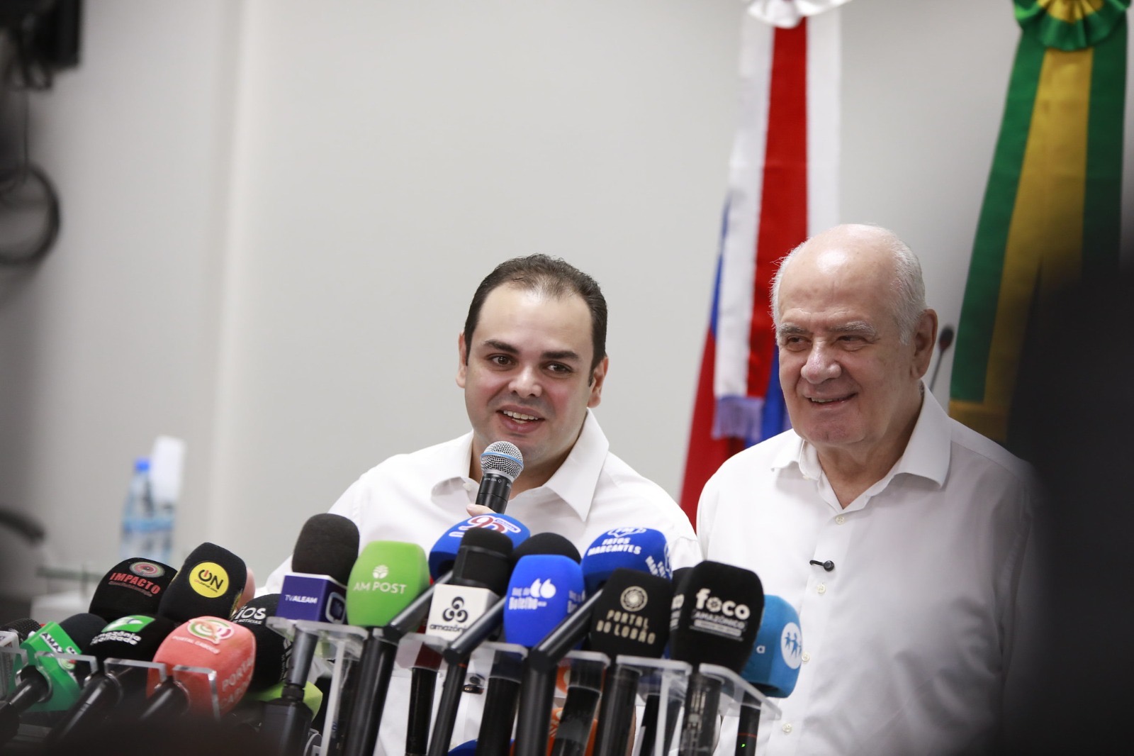 Roberto Cidade e Serafim Corrêa registram chapa para eleição de governador e vice