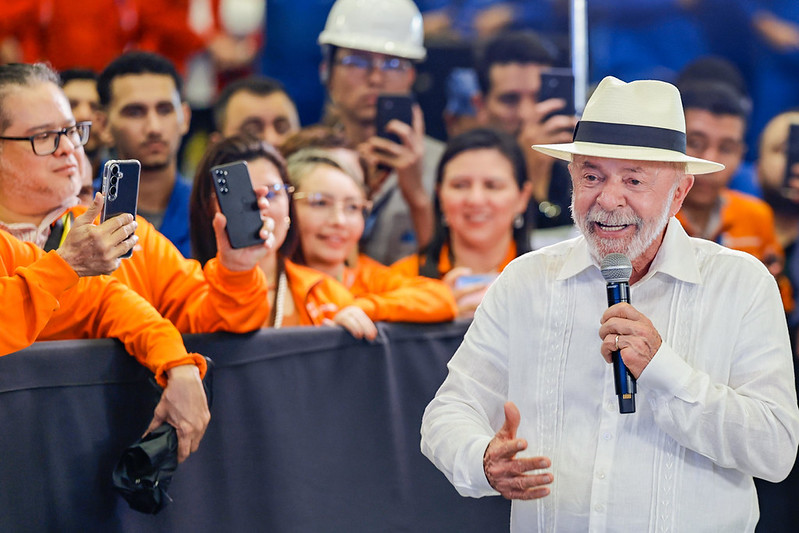Lula anuncia R$ 2,8 bilhões em investimentos da Petrobras no Amazonas