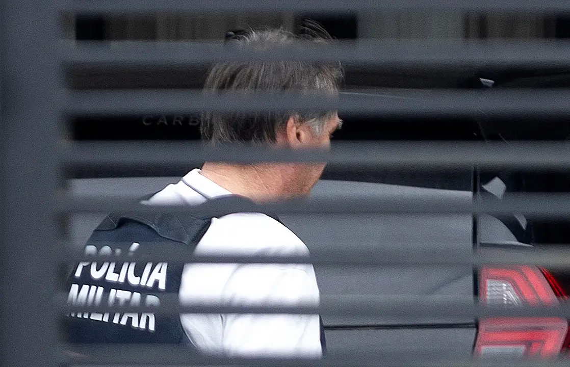 Moraes suspende visitas a Bolsonaro na prisão domiciliar