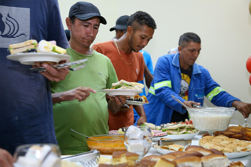 Café da manhã natalino reforça acolhimento no Centro Pop de Manaus
