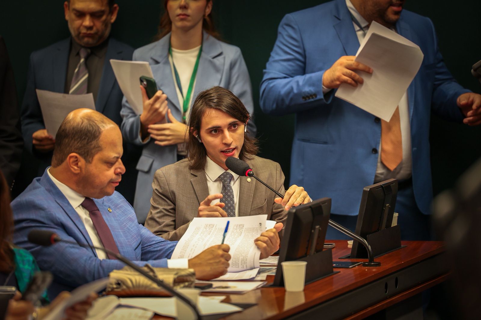 Comissão aprova texto de Amom que derruba limite do IR para gastos com educação de pessoas com deficiência