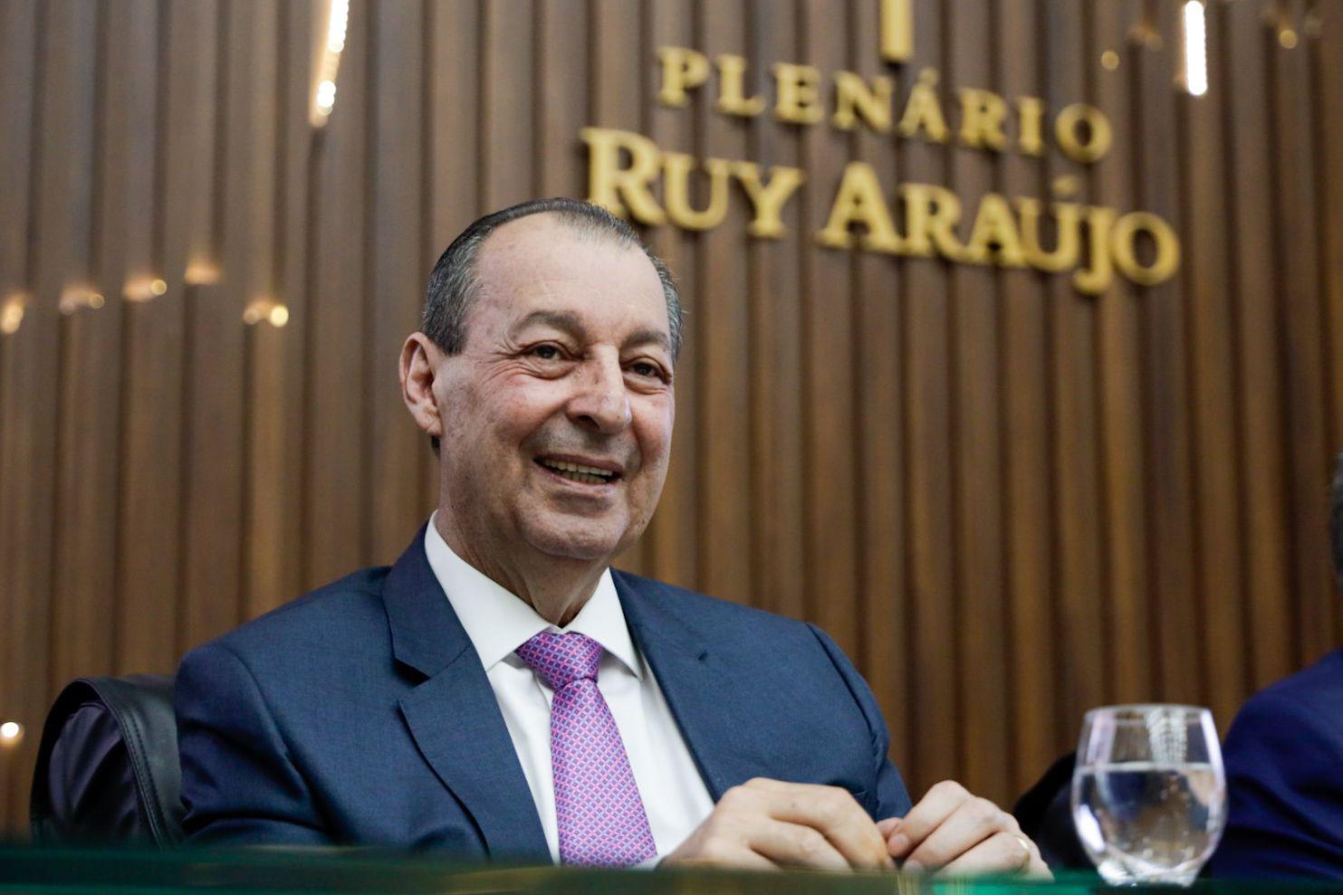 Omar Aziz é escalado para presidir CPMI do INSS