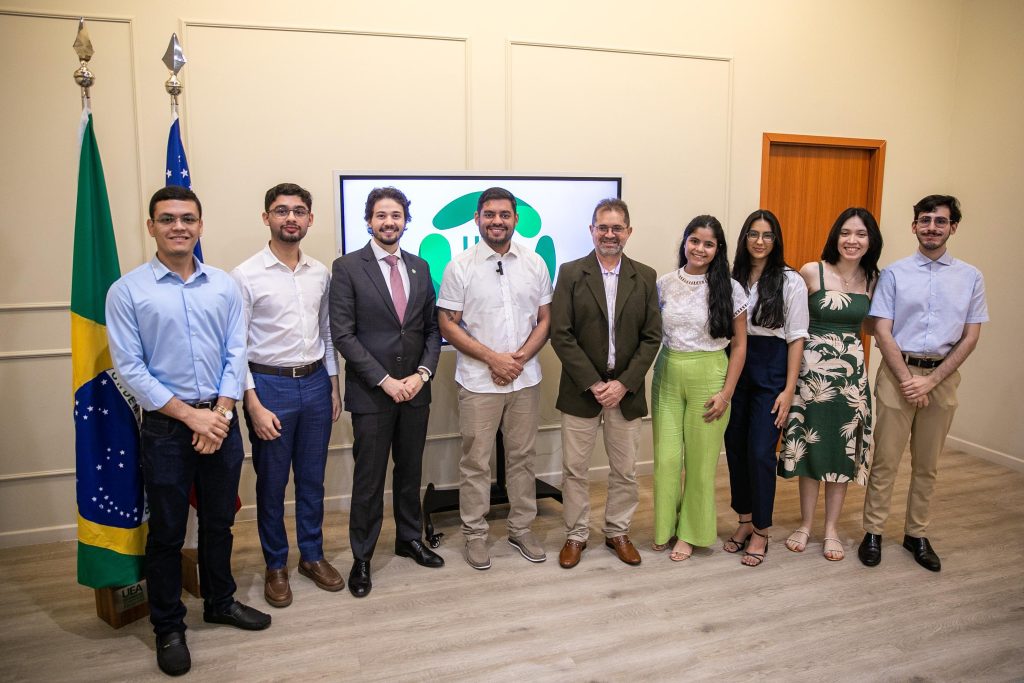 Equipe de Direito da UEA é reconhecida com menção honrosa em competição nacional