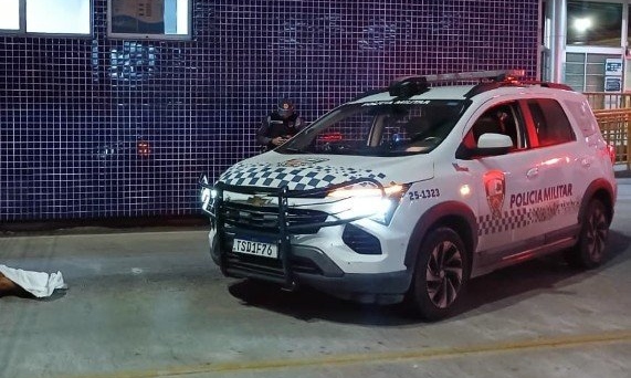 Homem é encontrado morto em estação de ônibus na Av. Torquato Tapajós