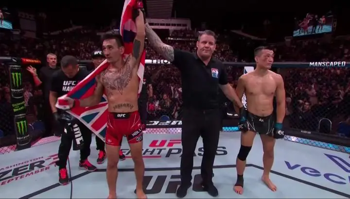 UFC Singapura: Max Holloway nocauteia e aposenta ‘Zumbi Coreano’ em luta eletrizante