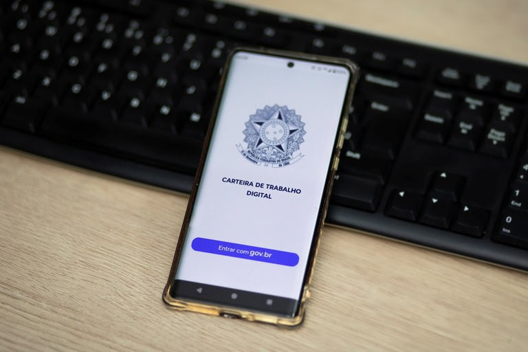 Amazonas abre 2,6 mil novos postos formais de trabalho em abril