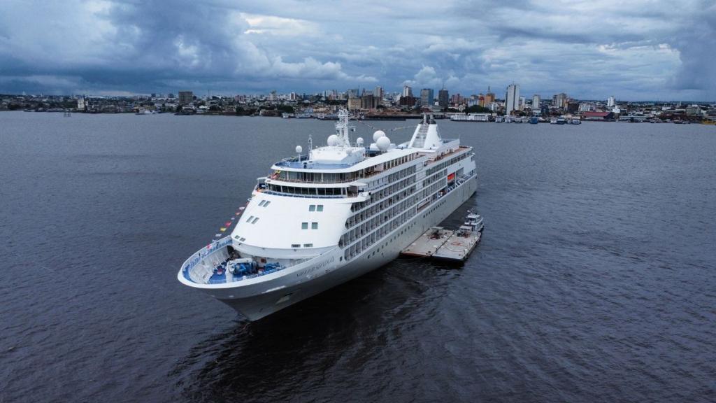 Temporada de Cruzeiros tem início com transatlântico caribenho em Manaus