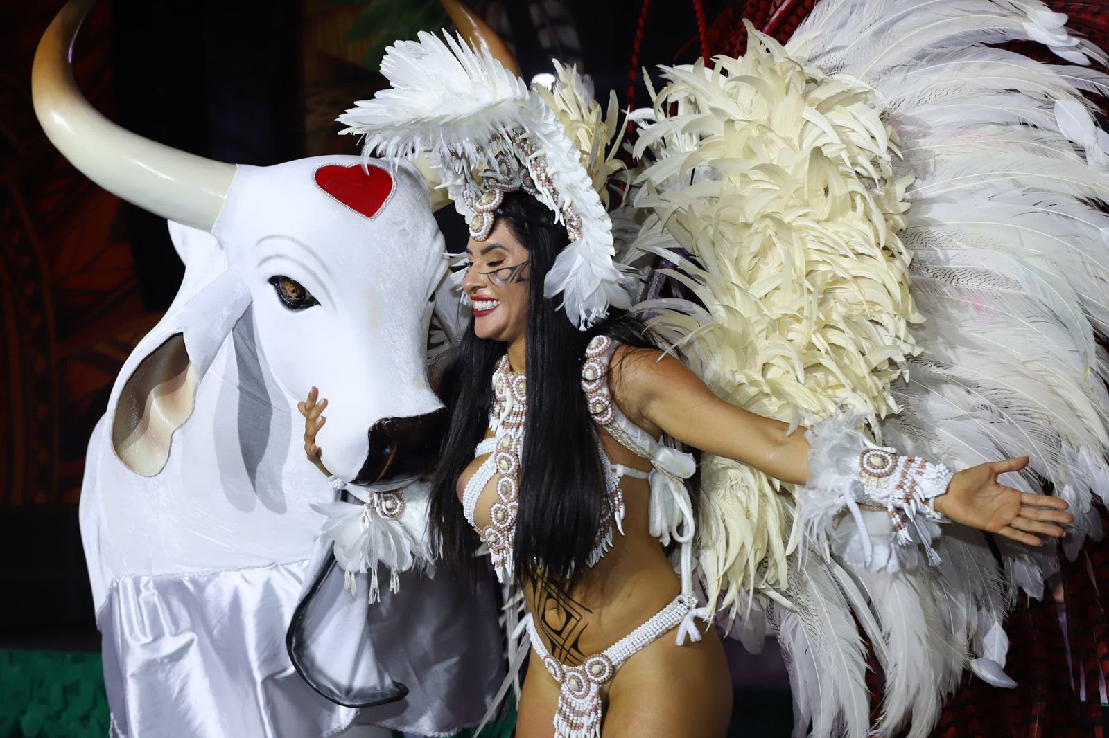 Curral do Boi Garantido celebra o item 9 na ‘Noite da Cunhã-Poranga do Brasil