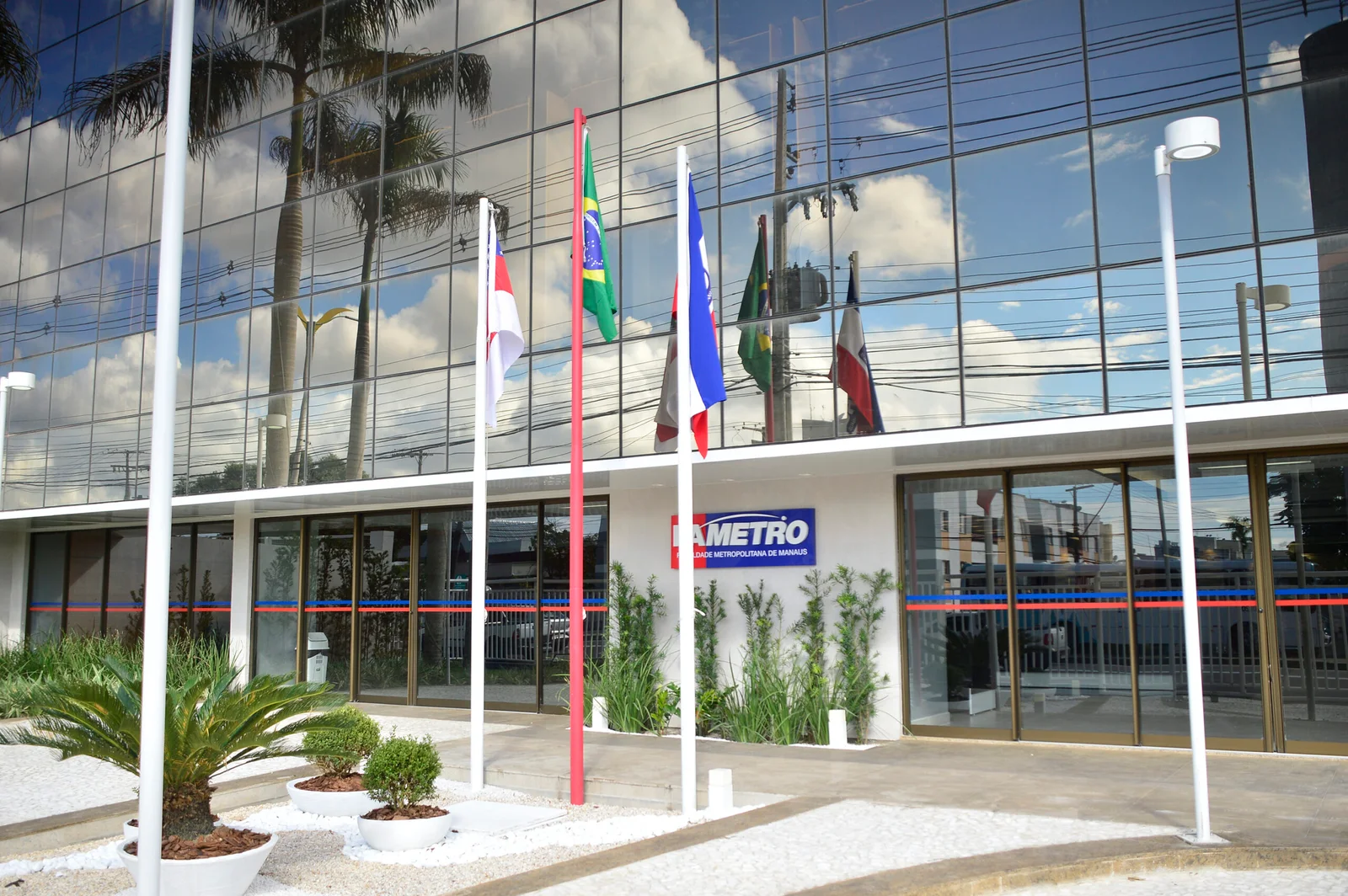 Justiça condena funcionários de Maria do Carmo por pagar conta de luz da Fametro com dinheiro da Seduc