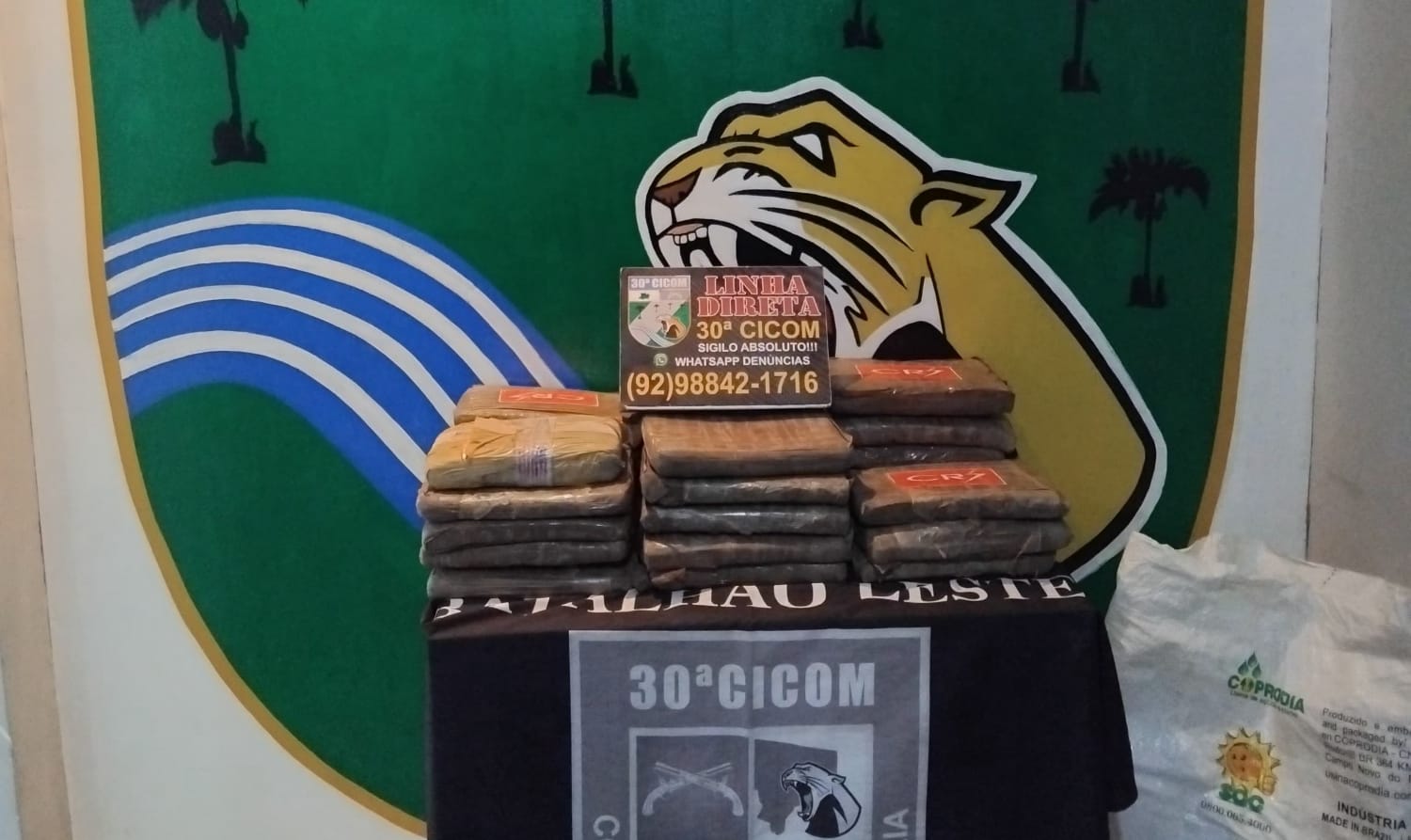 Polícia apreende 28 kg de drogas dentro de casa no Jorge Teixeira