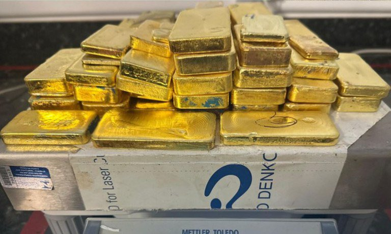 PF apreende mais de 51 kg de ouro no aeroporto de Boa Vista; saiba quem foi preso