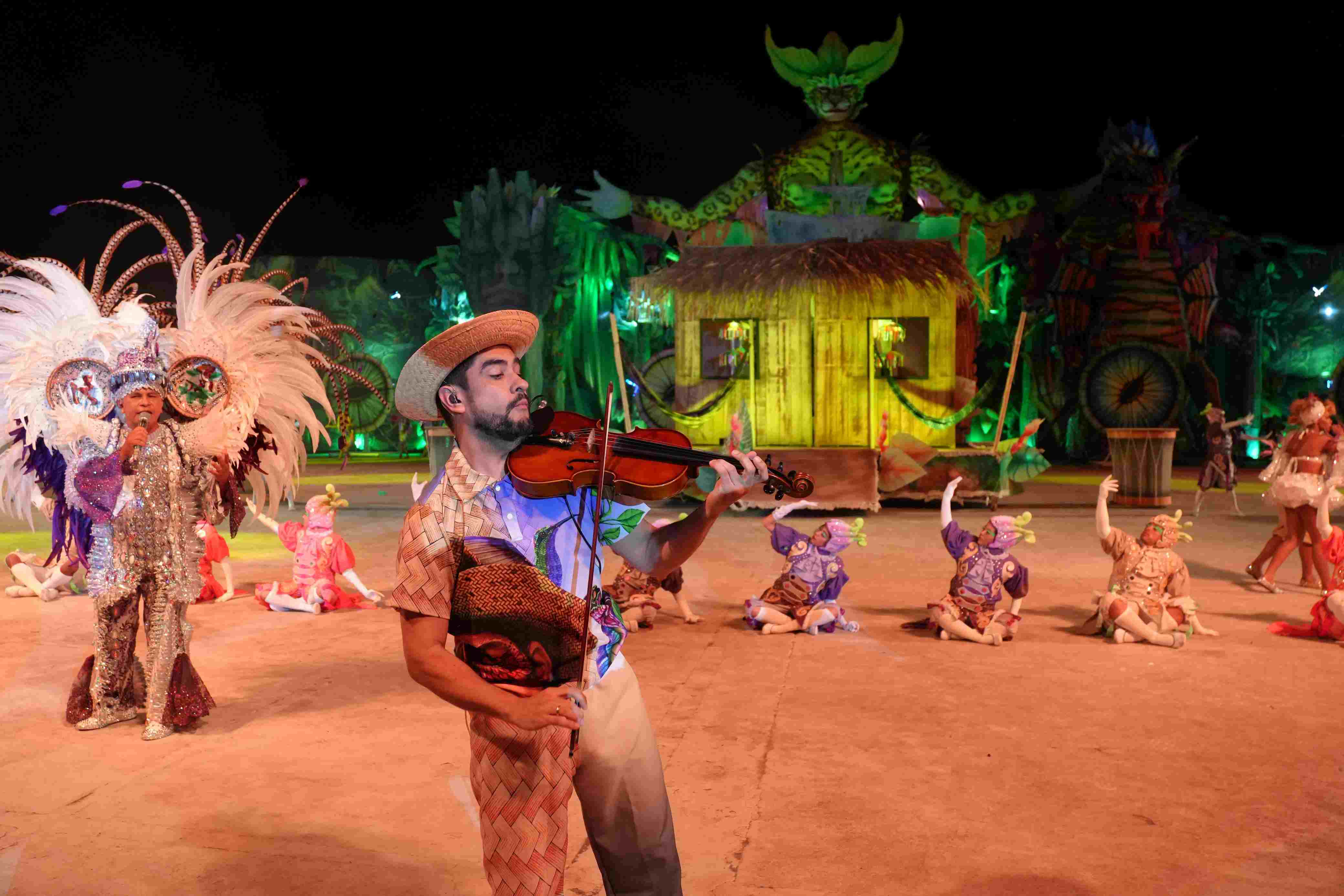 Com cenário grandioso e tecnológico, Flor Matizada encerra o Festival de Cirandas