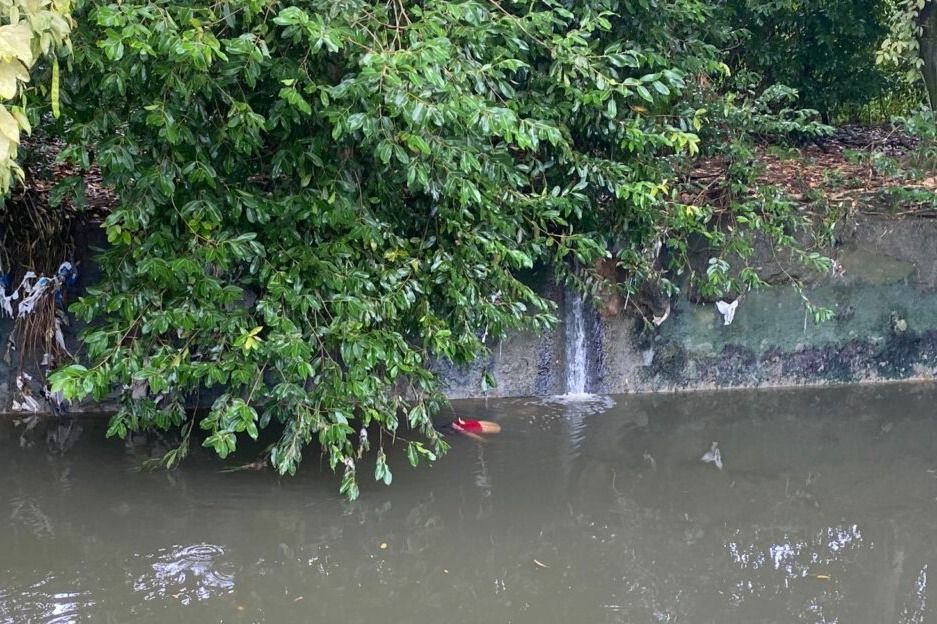 Corpo é encontrado boiando no Igarapé do Mindu