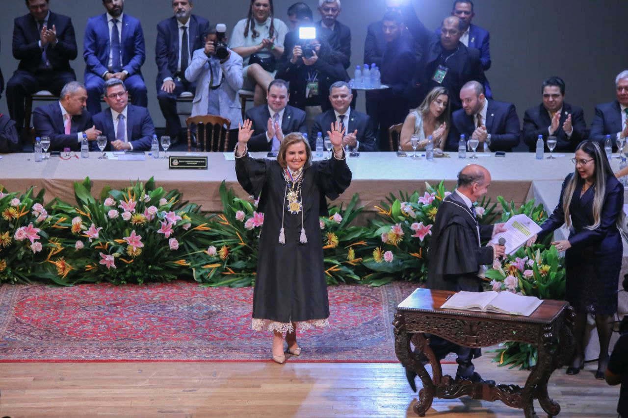 Presidente do TCE-AM anuncia criação da Ouvidoria da Mulher durante Cerimônia de Posse