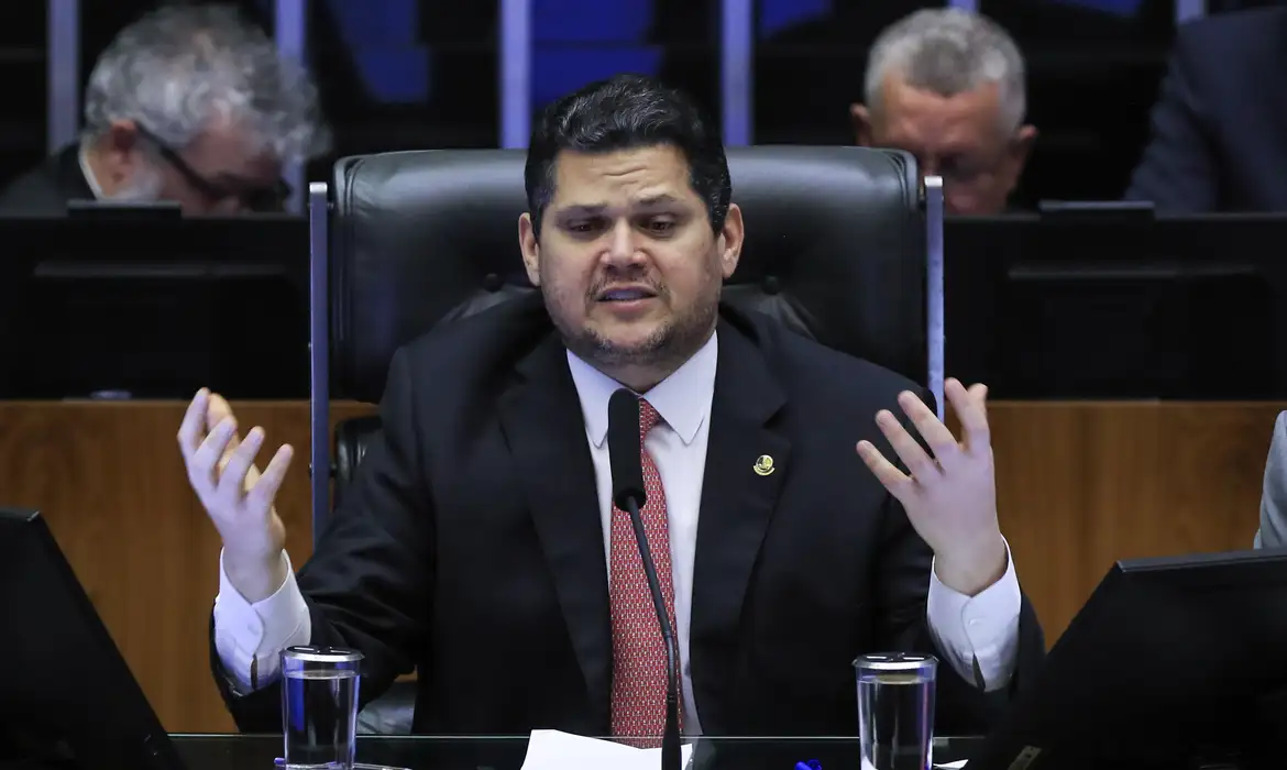 Congresso cria CPMI para investigar fraudes no INSS