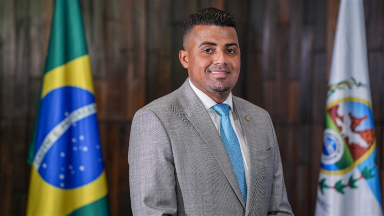 Deputado estadual é preso por intermediar armas para o Comando Vermelho no RJ