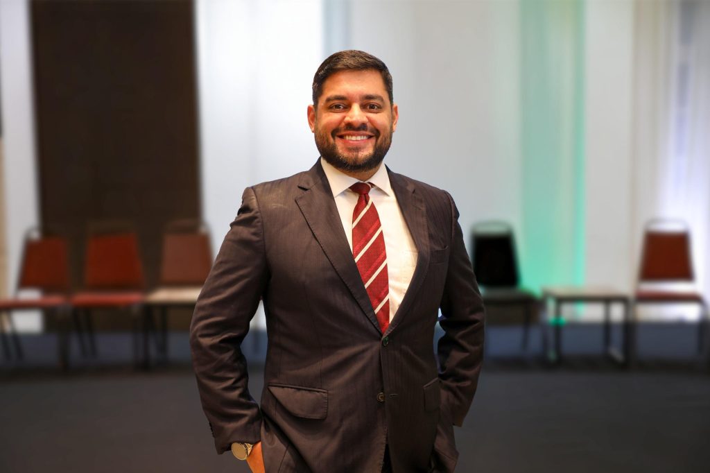 Reitor da UEA representa universidades do Brasil em evento no Reino Unido