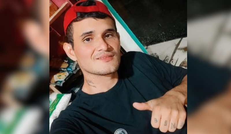 Jovem é morto a tiros dentro de comércio no bairro Compensa