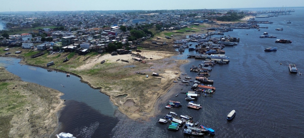Rio Negro em Manaus pode ter cotas entre 12,31 m e 16,50 m, no pico da seca, alerta SGB