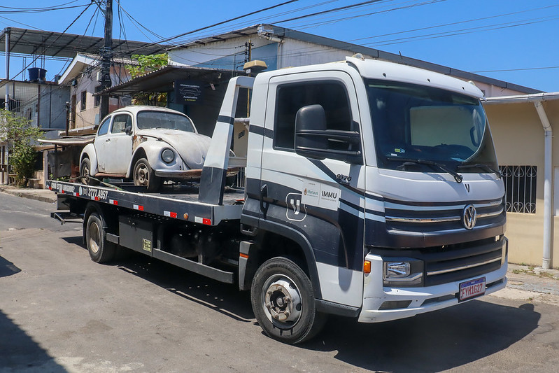 Operação ‘Sucata’ retira 145 veículos abandonados das ruas de Manaus