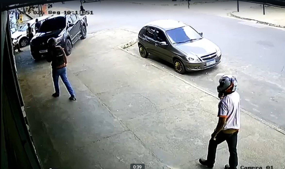 Vídeo: quadrilha invade e assalta escritório de advocacia no bairro Jorge Teixeira