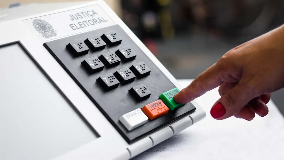 Maioria dos brasileiros diz que votaria mesmo sem obrigação, aponta Datafolha