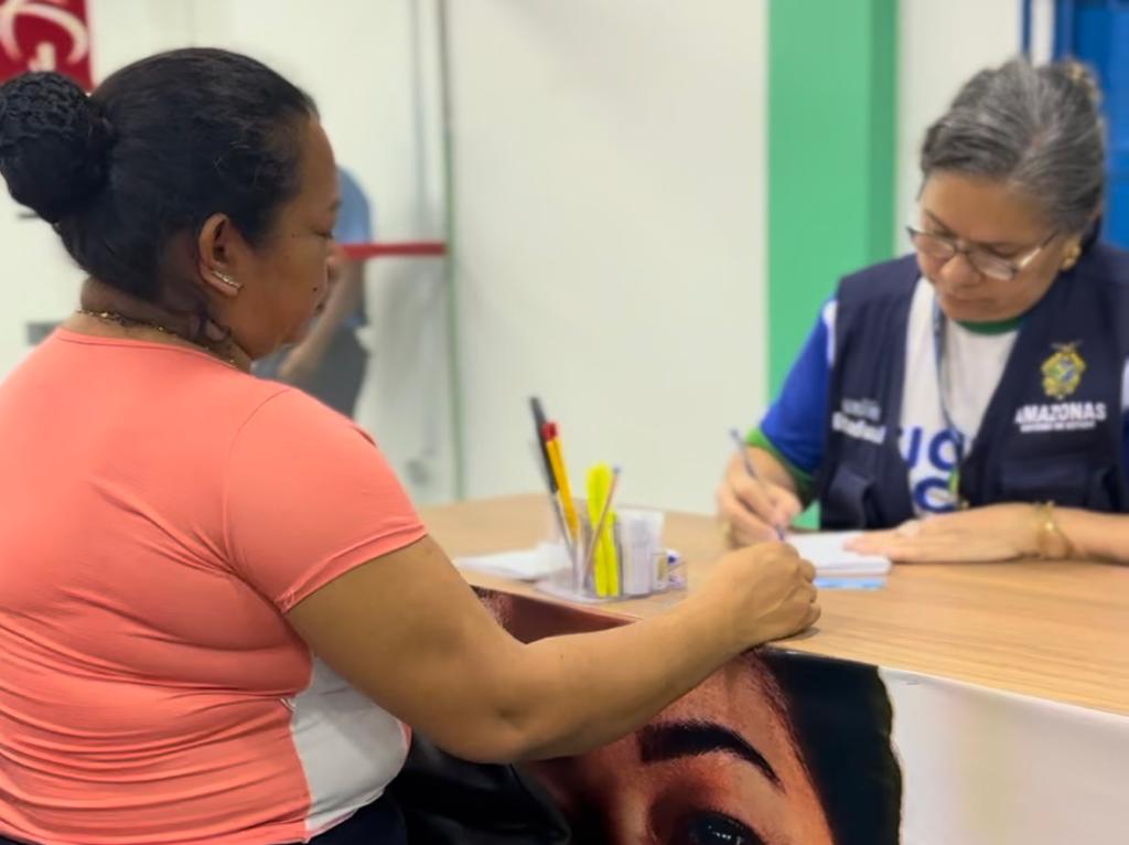 Governo do AM abre postos de atendimento para beneficiários do Auxílio Estadual nos PACs