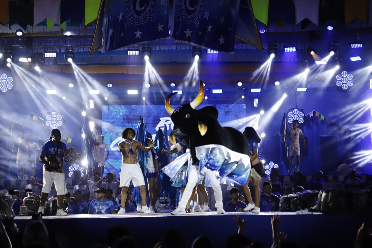 Ensaio técnico do Caprichoso esquenta público para lançamento do álbum neste sábado