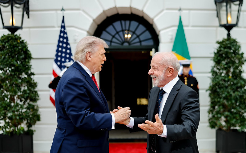 Lula e Trump discutem tarifas e comércio em reunião na Casa Branca