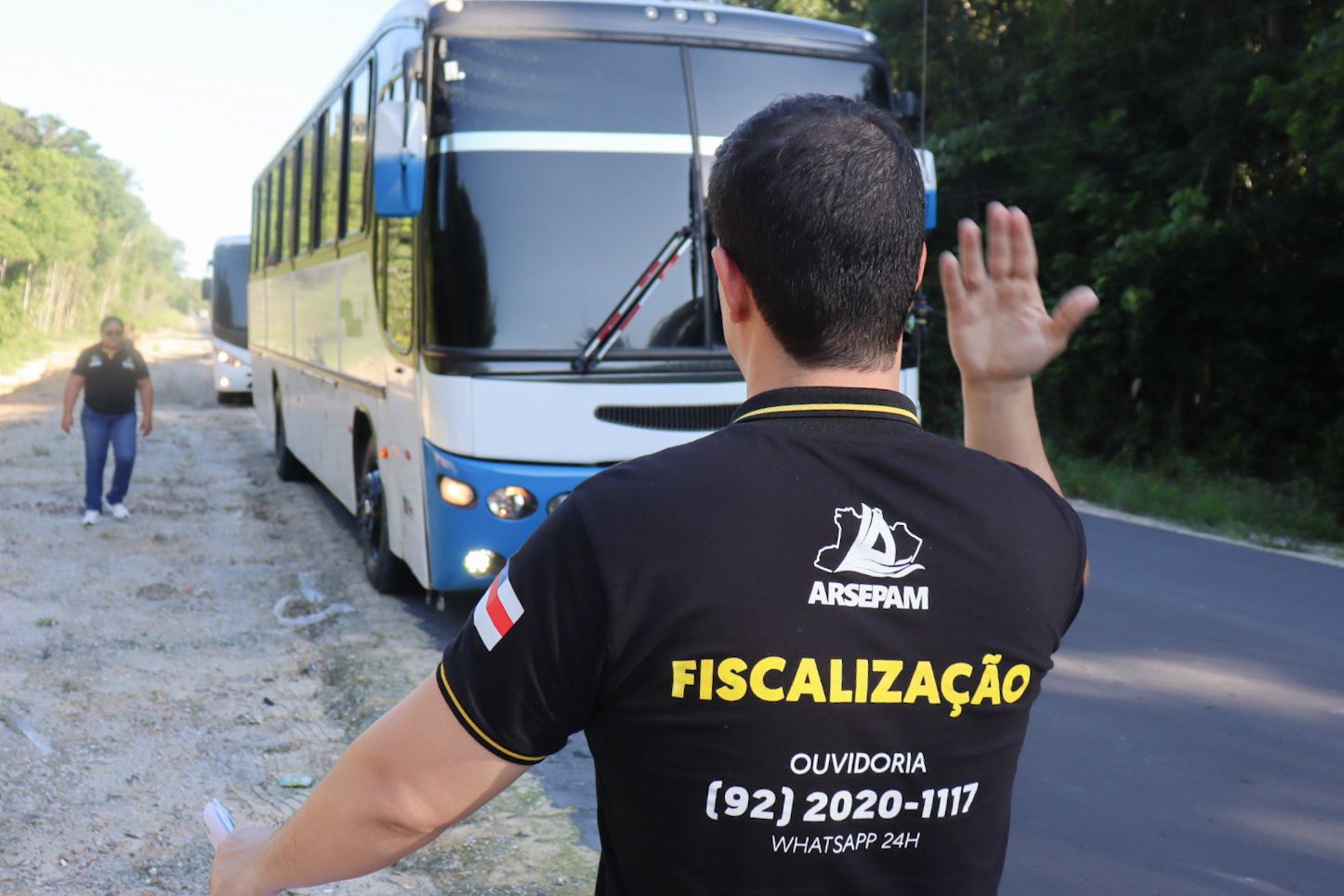 Dezenove veículos são autuados por transporte intermunicipal irregular na AM-010