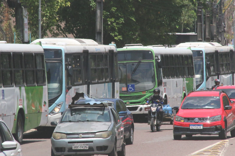 Greve dos rodoviários é suspensa após empresas confirmarem pagamento dos salários