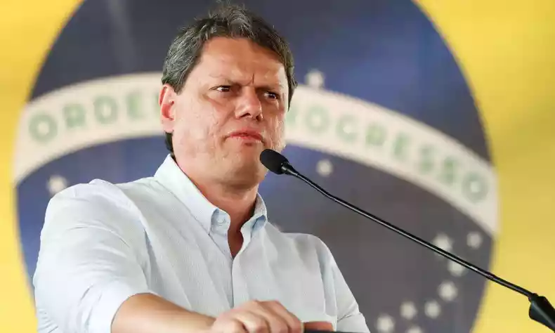 Aleam aprova projeto que concede Medalha Ruy Araújo a Tarcísio de Freitas