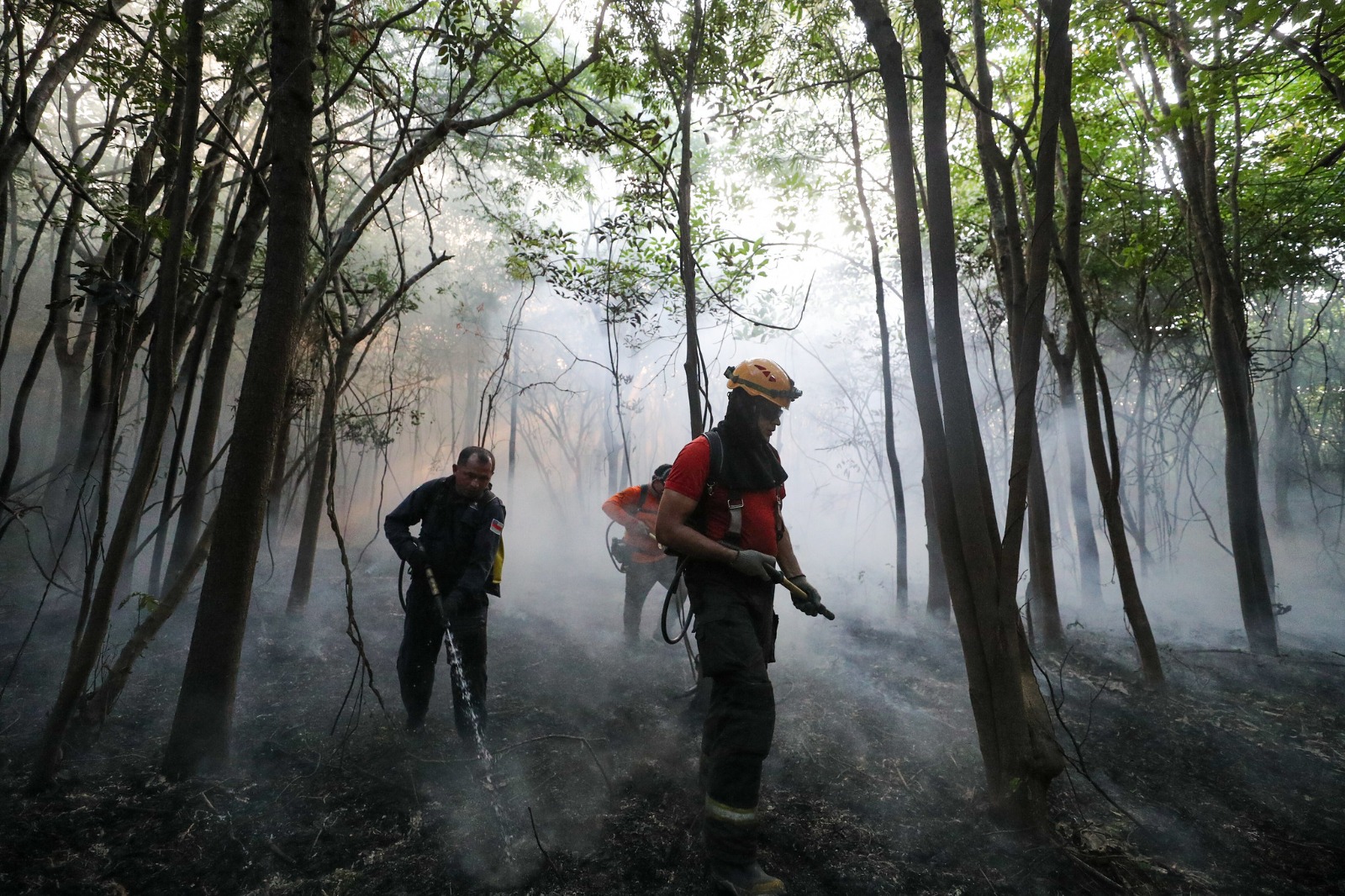 Corpo de Bombeiros monta força-tarefa para combater incêndio em Iranduba