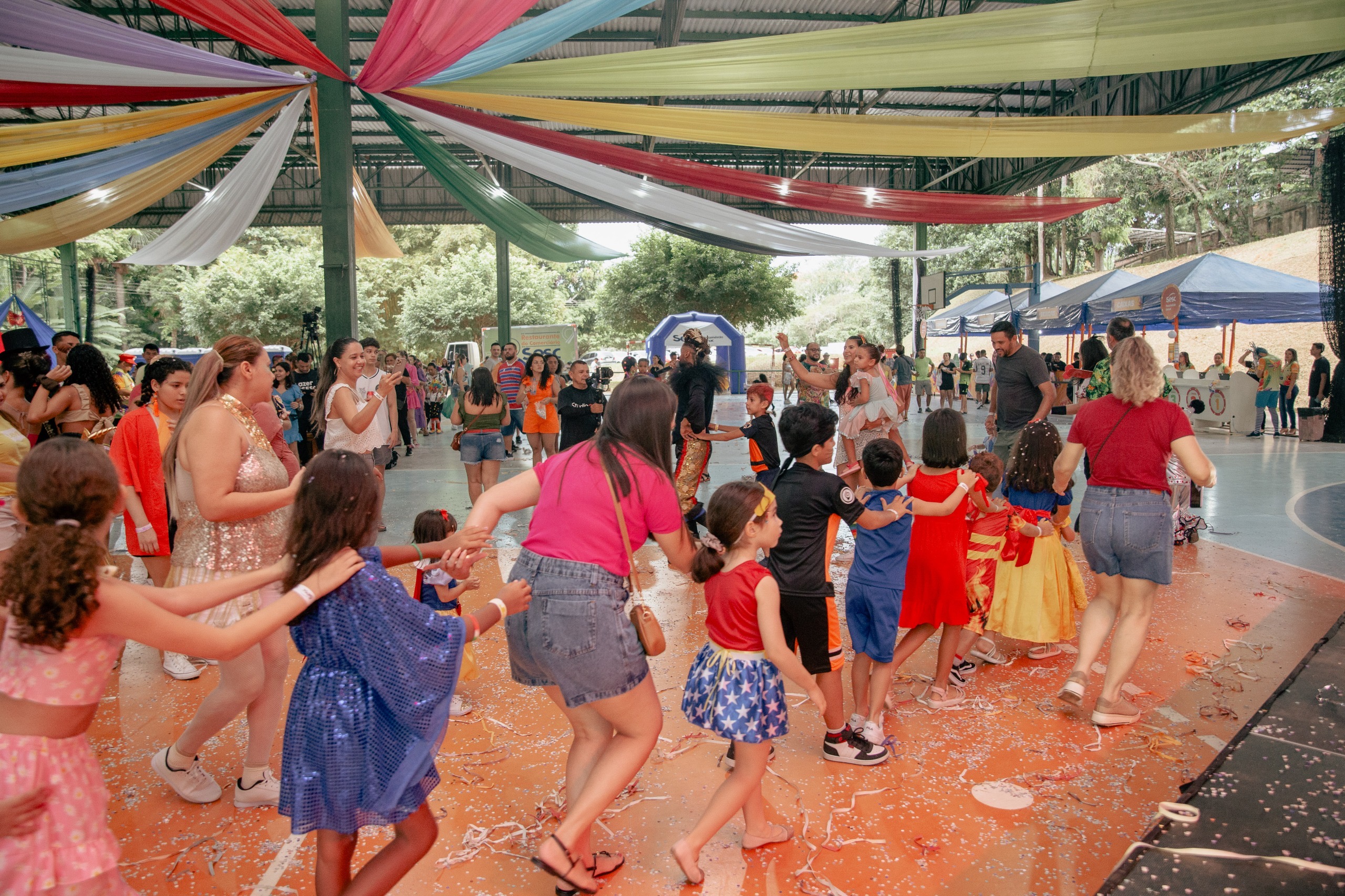 ‘Meu Bloquinho’ leva folia e diversão a famílias no Sesc Balneário