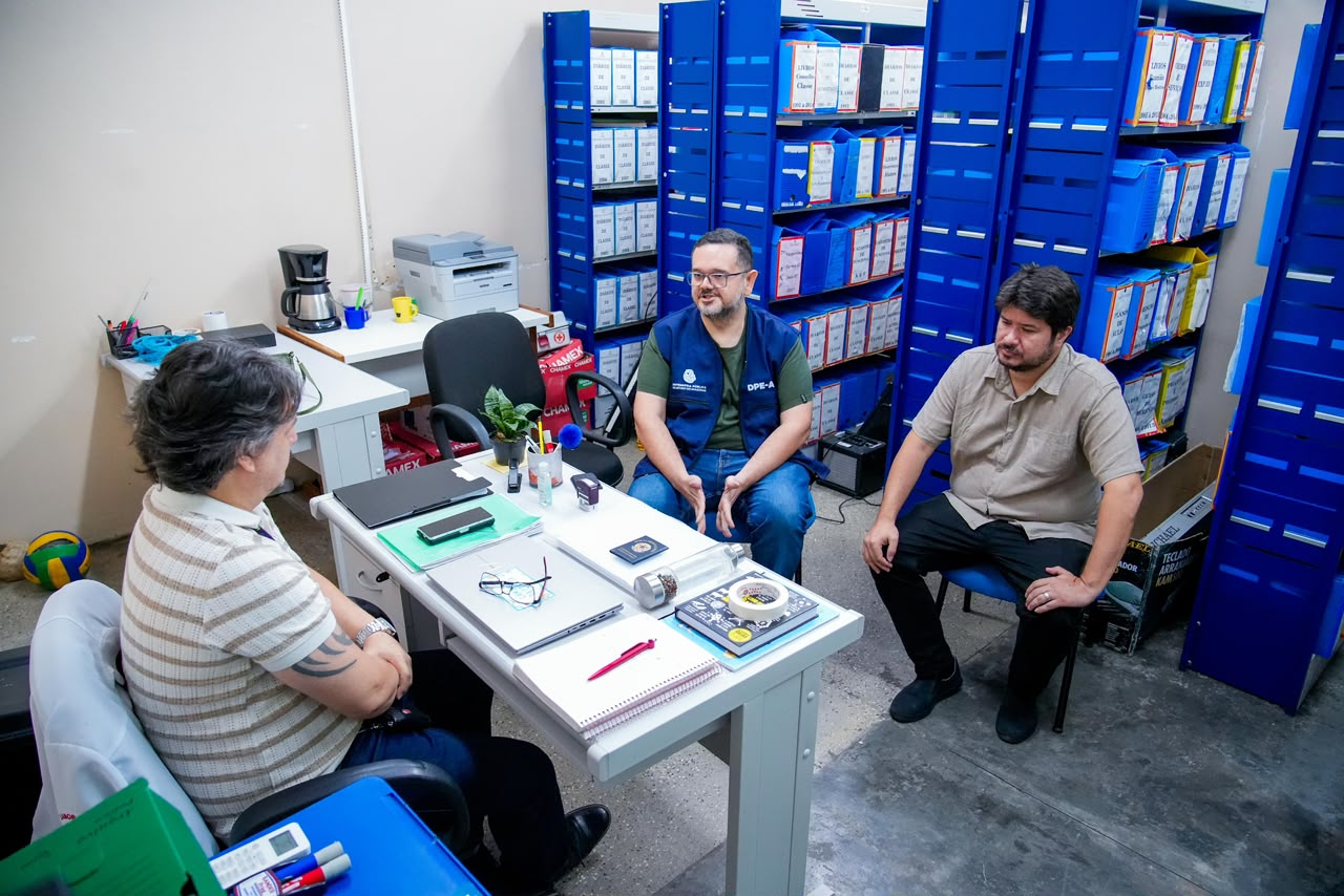 Defensoria investiga afastamentos de professores por problemas de saúde mental em Manaus