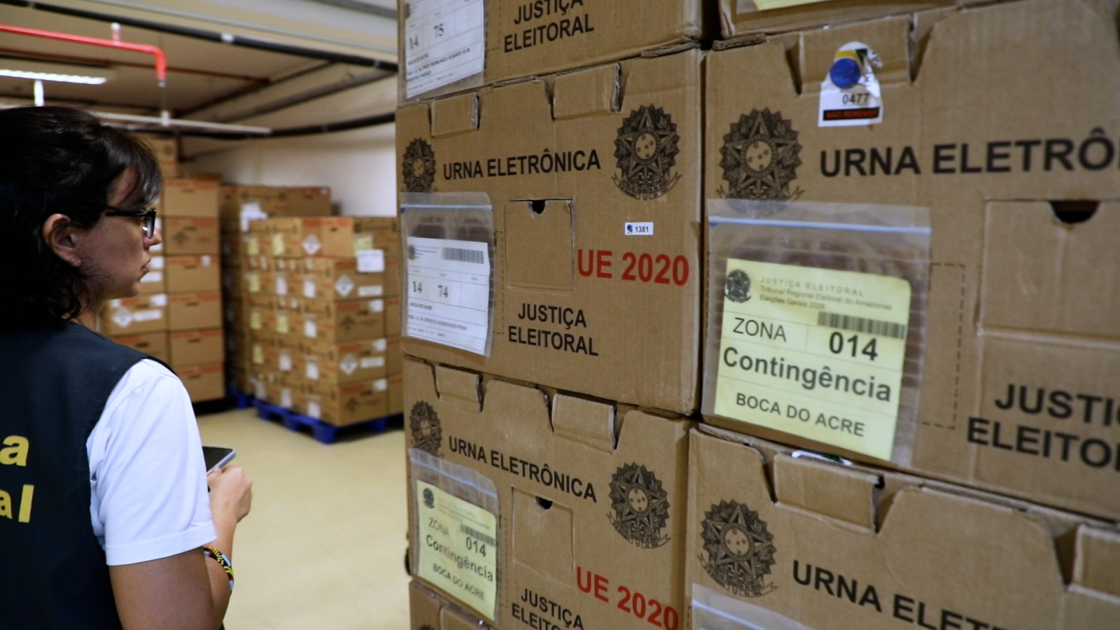 TRE-AM inicia segunda fase da operação logística com envio de 583 urnas para o interior