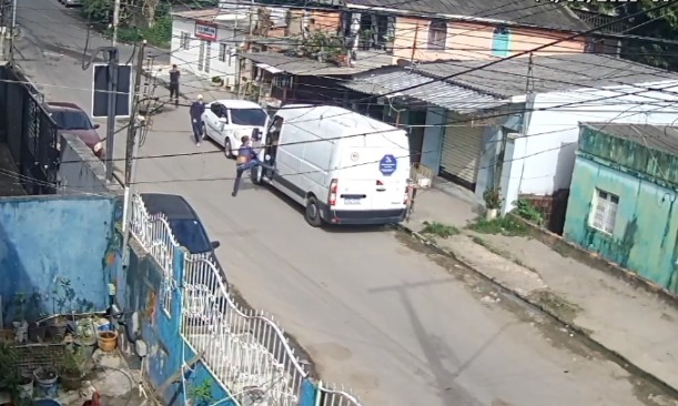 Suspeito de sequestrar trabalhadores e roubar carga de cigarros é preso em Manaus