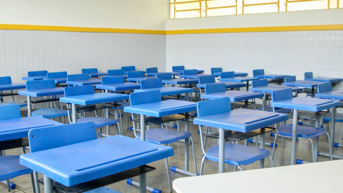 DPE-AM investiga falta de transporte escolar para alunos da zona rural de Careiro Castanho