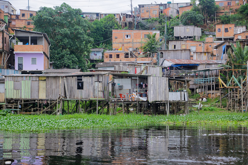 Prefeitura de Manaus monitora orla da capital em meio à cheia do rio Negro