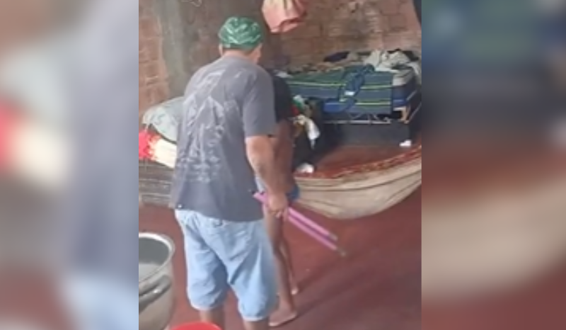 Pai é preso após espancar a própria filha na zona Norte de Manaus