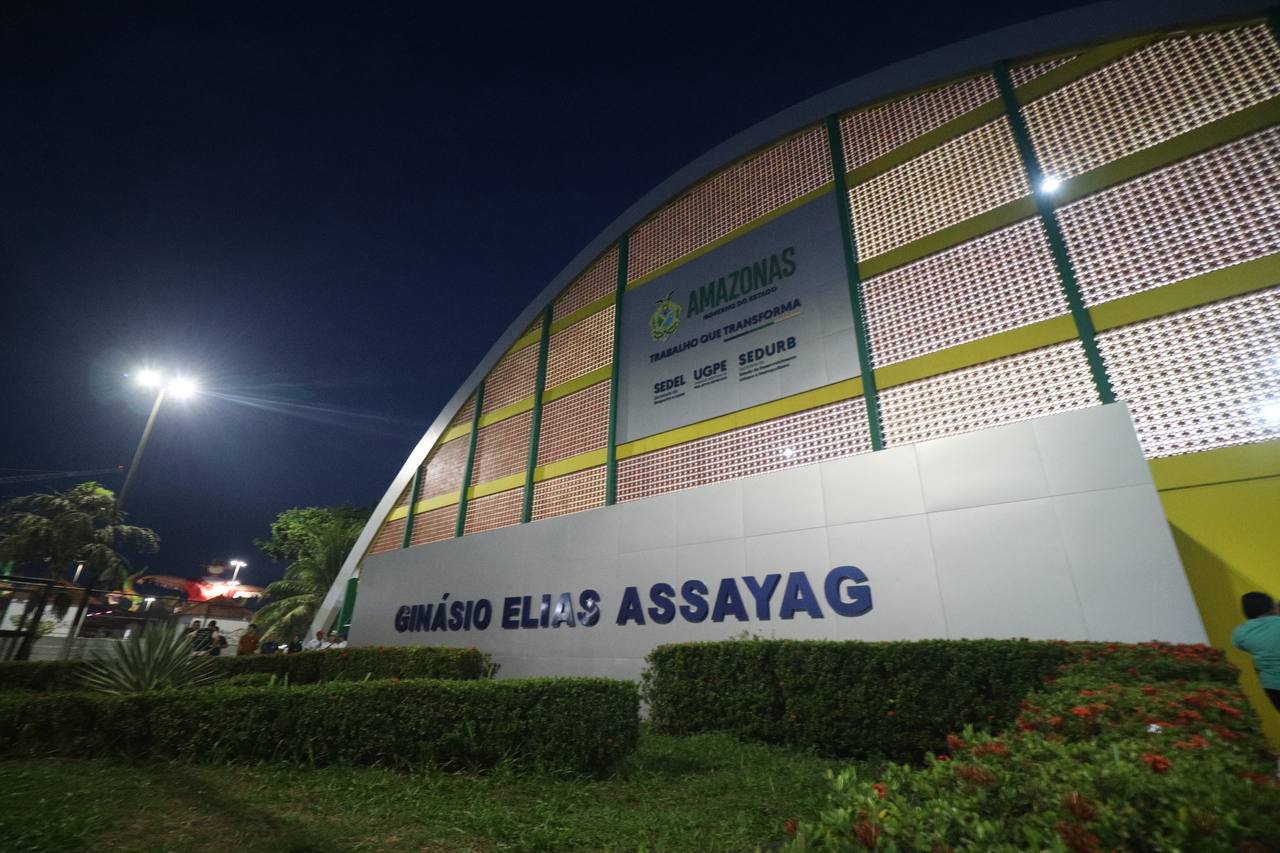 Wilson Lima entrega ginásio revitalizado em Parintins e amplia programas esportivos