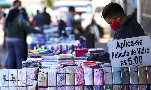 AM tem 700 mil negócios informais contra 200 mil formais, afirma Sebrae