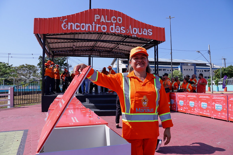 Prefeitura de Manaus inicia instalação de 62 coletores de lixo eletrônico