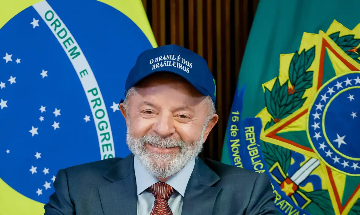 Lula autoriza processo de retaliação em resposta ao tarifaço de Trump