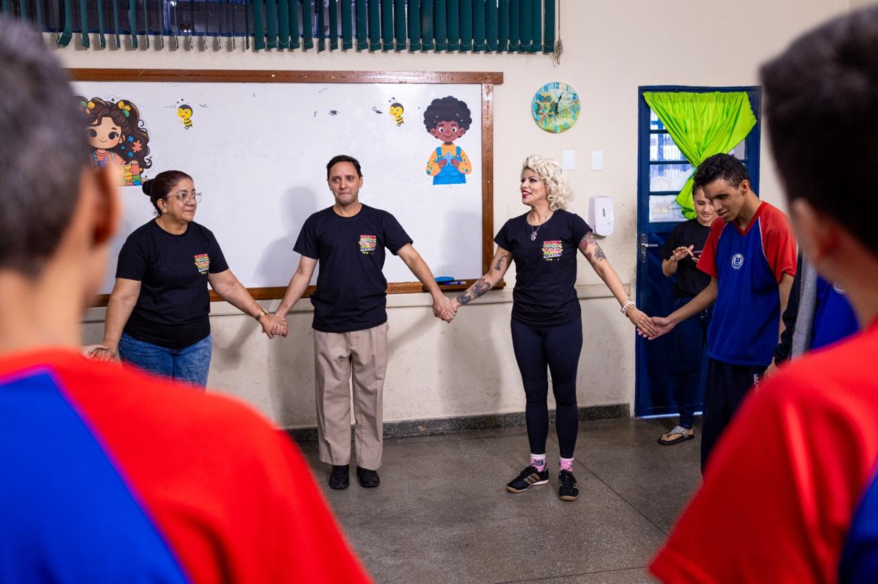 Corpos que Dançam, Mundos que Sentem leva oficinas de arte para alunos da educação especial em Manaus