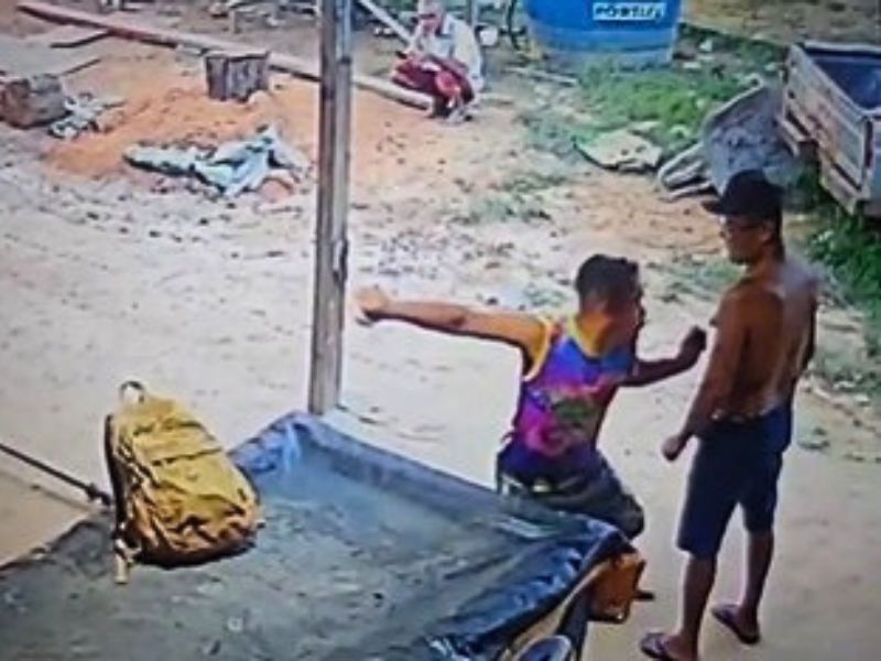 Vídeo: Idoso é morto a facadas após negar vender fiado no Amazonas