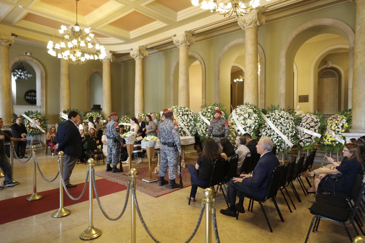 Desembargadora Marinildes Mendonça é velada no Teatro Amazonas
