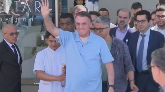 Bolsonaro deixa a UTI, mas não tem previsão de alta hospitalar