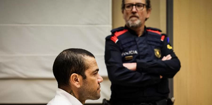 Começa julgamento de Daniel Alves em Barcelona por acusação de estupro